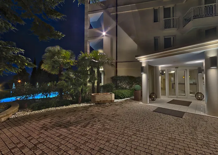 埃克塞斯尔露台酒店 加尔达