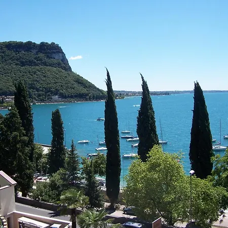 Excelsior Le Terrazze מלון 4*